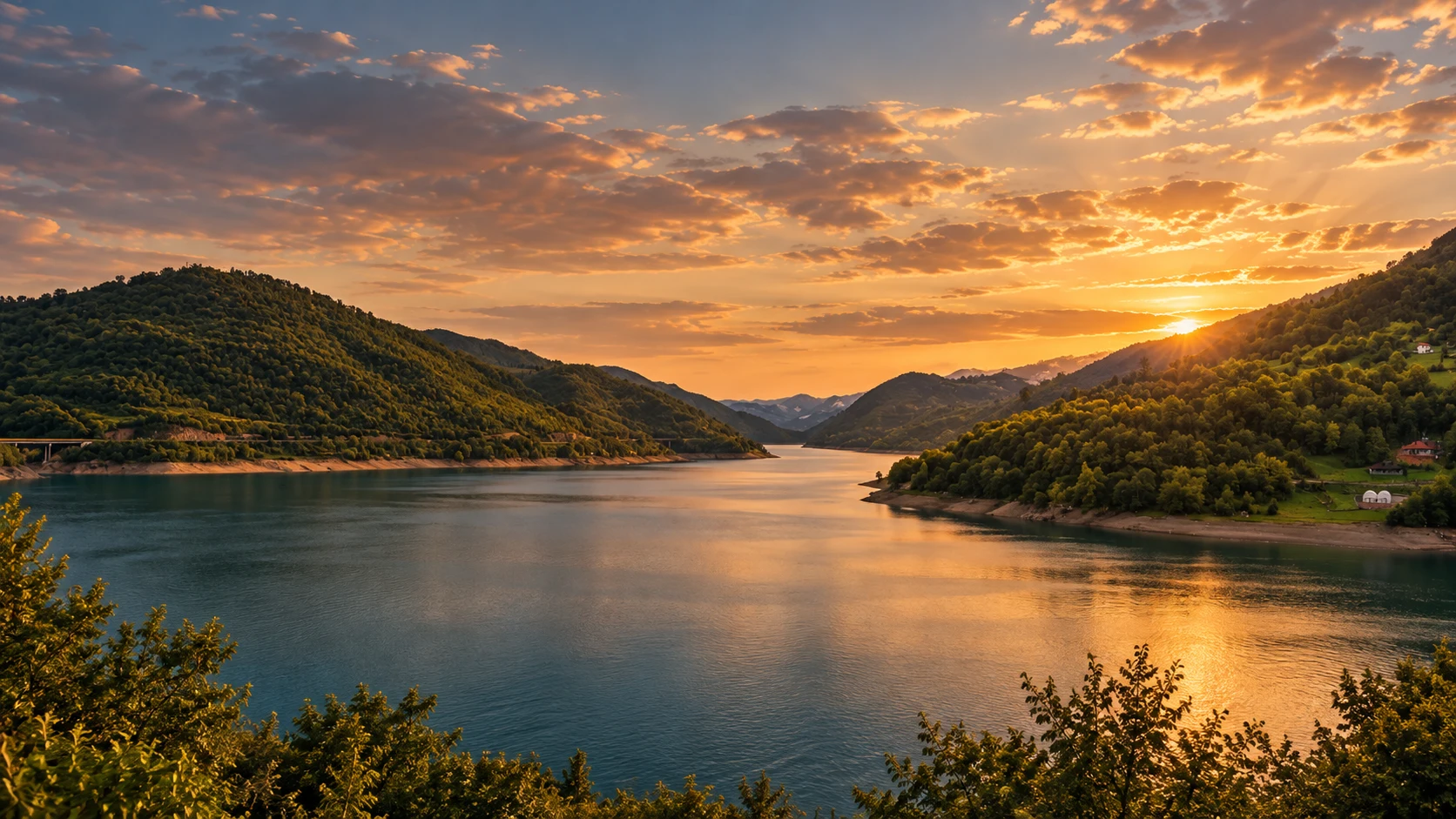 A real panorama of Lake Ujman / Gazivoda